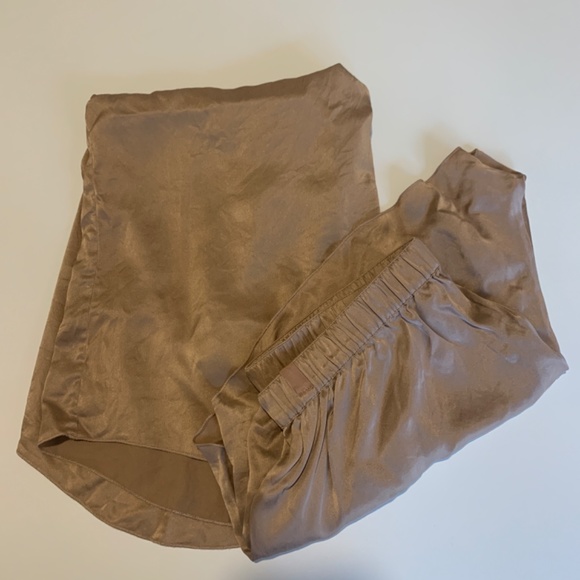 Lunya Washable Silk Short Pajamas - Picture 6 of 6